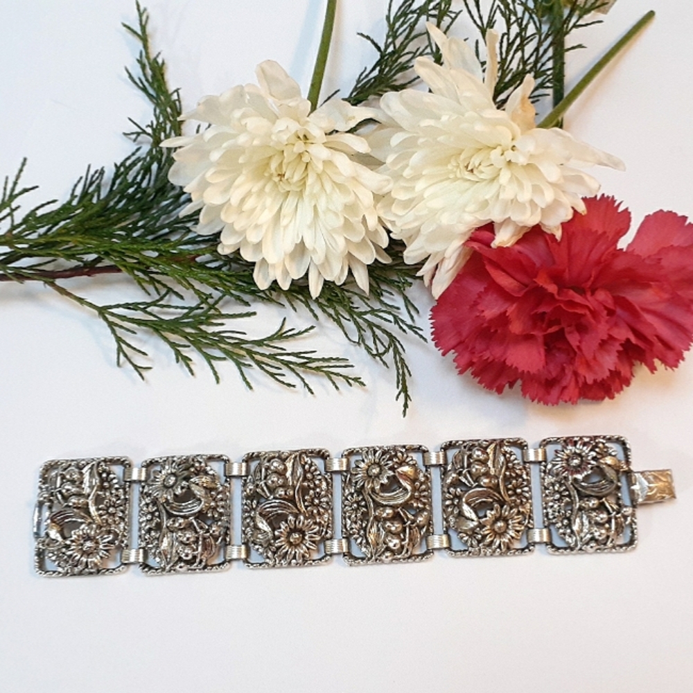 SARAH COVENTRY Sunflower & Daisy Floral Bracelet